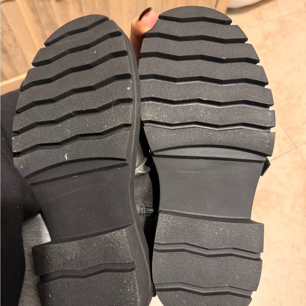 Women’s Grunge Vegan Leather Boots - Picture 5 of 6
